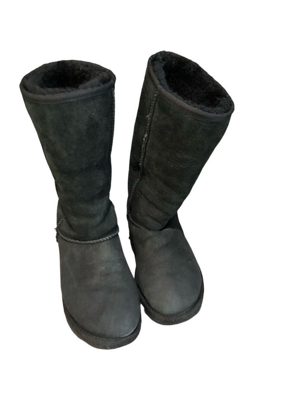 Ugg classic boot in black suede. Mid-calf. Sheep skin lining. Size 6
